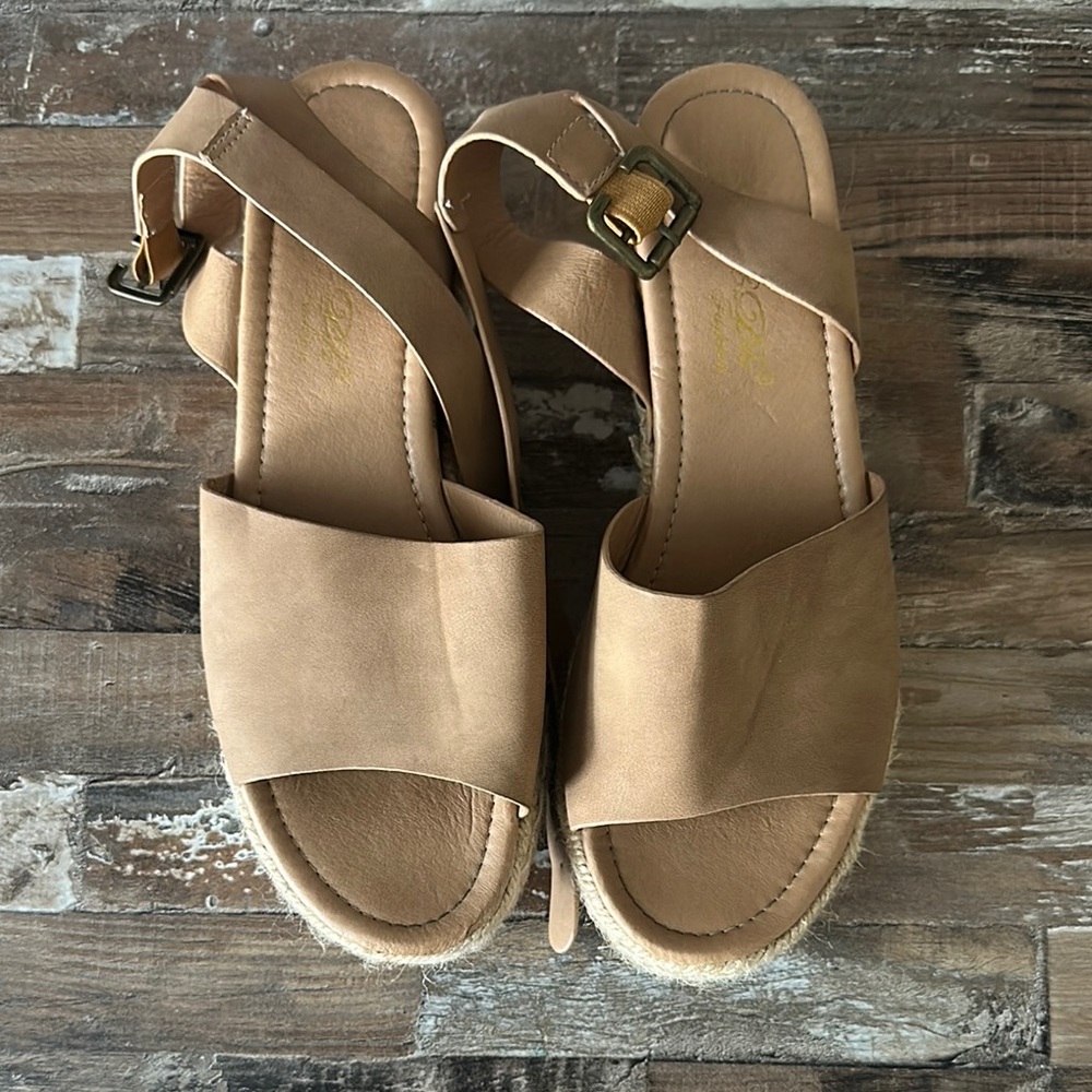 Women's platform Tan Sandals